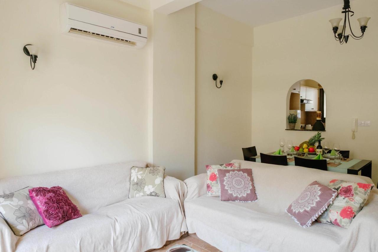 Dom wakacyjny Queens Gardens 2 Bedroom Townhouse In