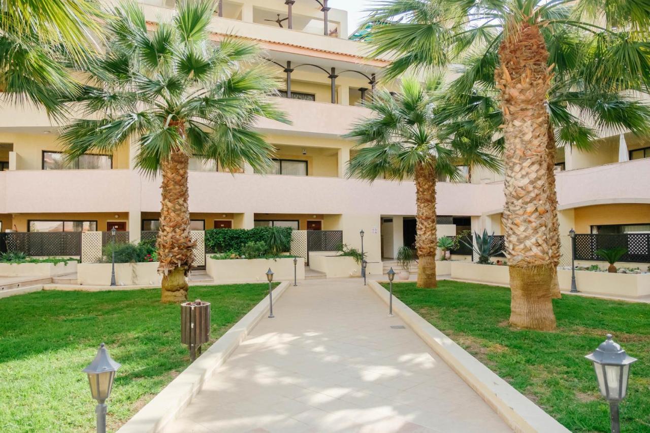 Dom wakacyjny Queens Gardens 2 Bedroom Townhouse In Pafos