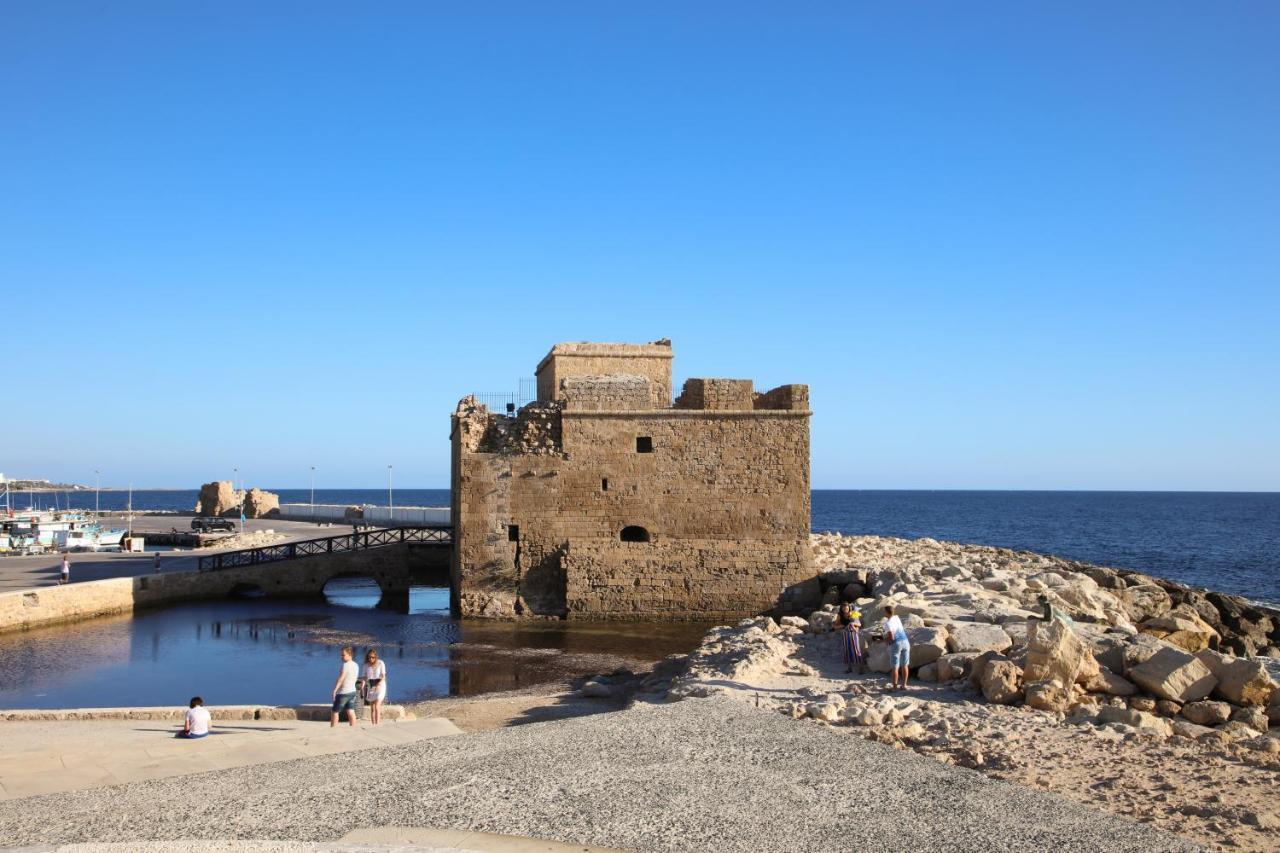 Queens Gardens 2 Bedroom Townhouse In * Pafos